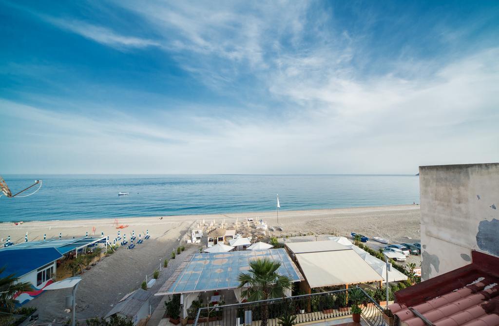 La Terrazza Sul Mare Apartment เลโตยานนี ภายนอก รูปภาพ